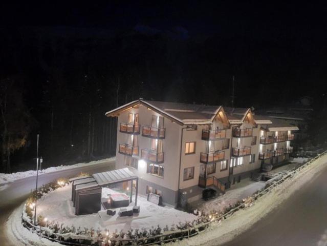 Hotel Fantelli Folgarida Eksteriør bilde