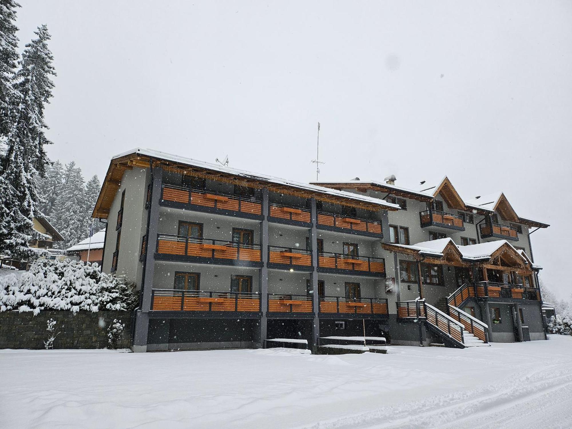 Hotel Fantelli Folgarida Eksteriør bilde