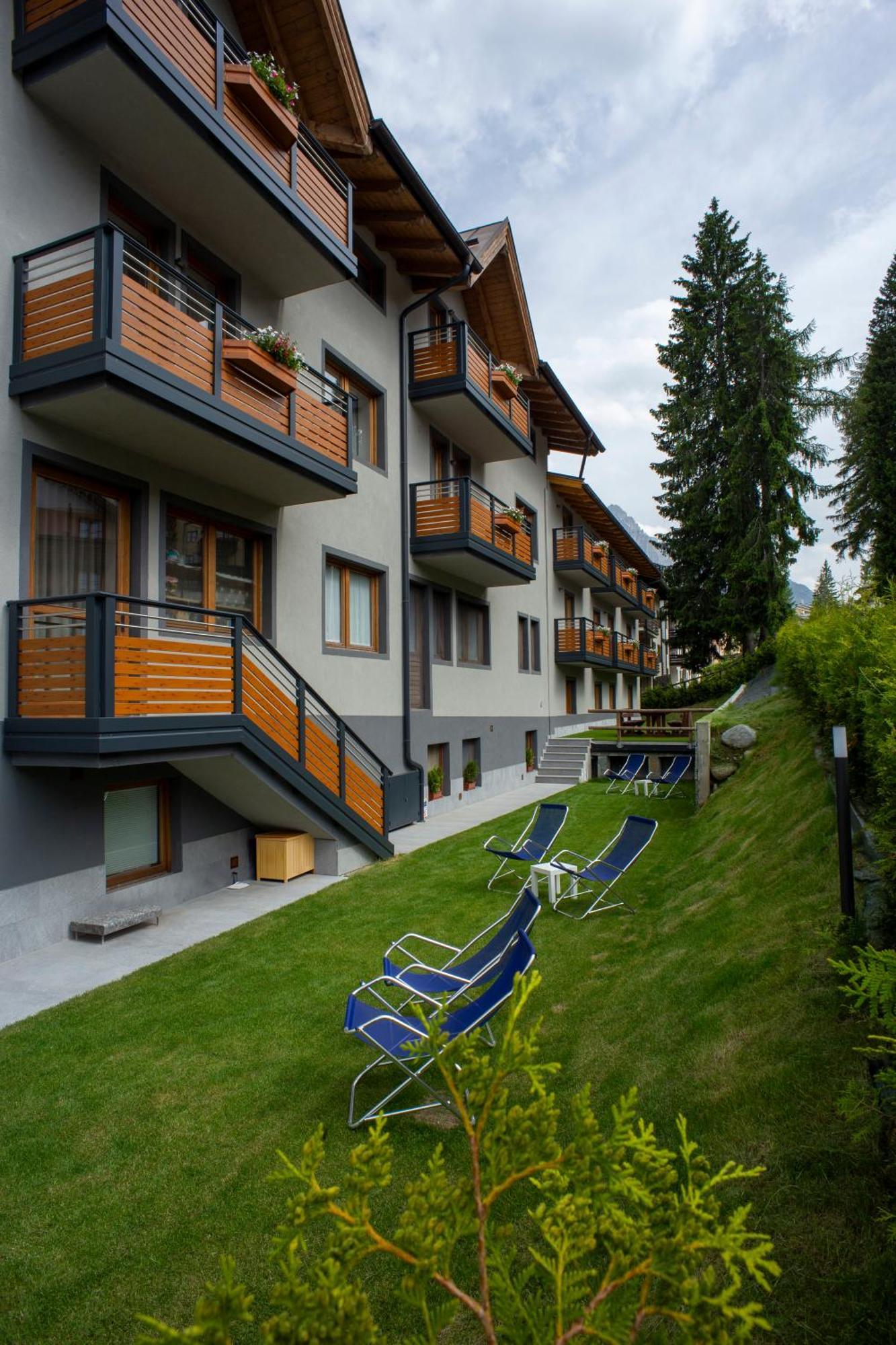 Hotel Fantelli Folgarida Eksteriør bilde